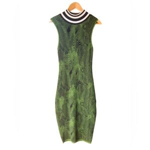 👉💚 GUESS 💚 Knit Pattern Dress - like new